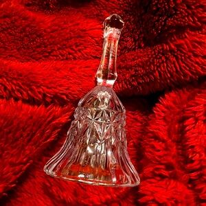 🌻 Vintage Crystal Glass Dinner Bell 5”x 5”Geometric Cut Design clapper in place